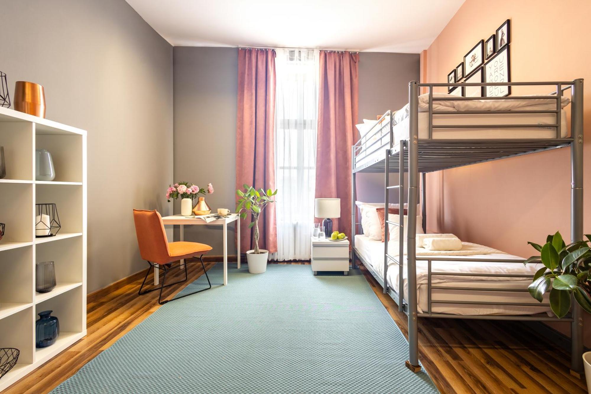 Hostel Krasnal Market Square Wroclaw Exterior photo